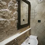 Azimut Hotel *