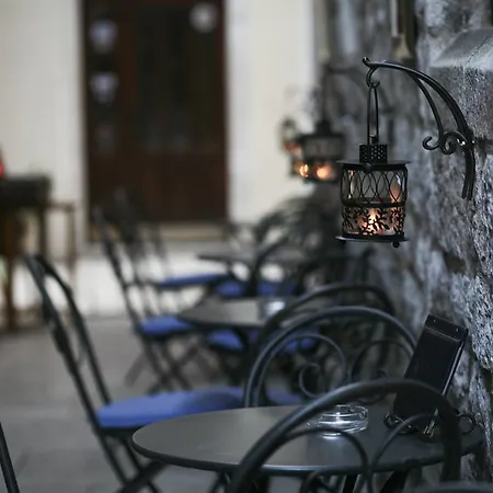 阿兹姆公寓 * 希贝尼克