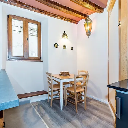 阿兹姆公寓 希贝尼克