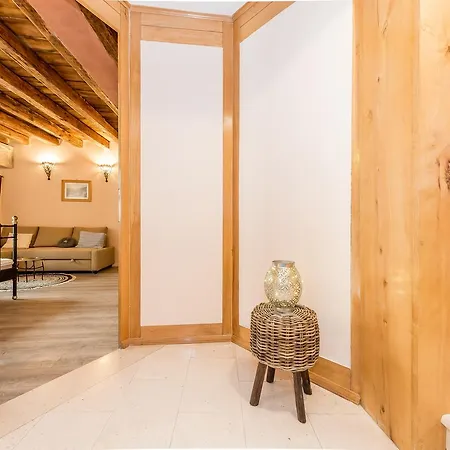 阿兹姆公寓 酒店 希贝尼克