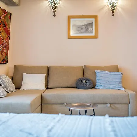 מלון Azimut שיבניק