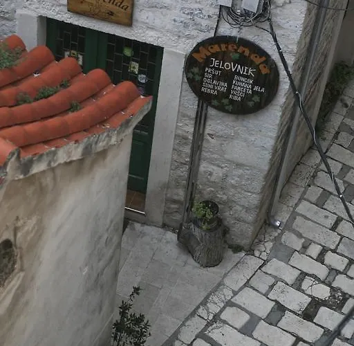 מלון Azimut שיבניק